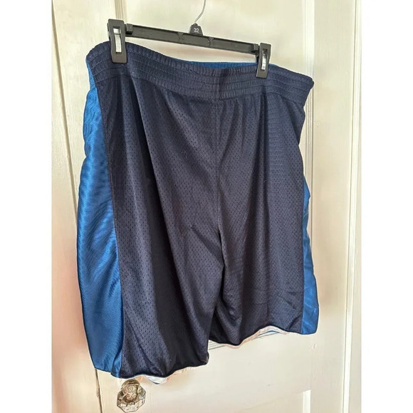 Men’s size Large blue basketball shorts - Picture 6 of 12